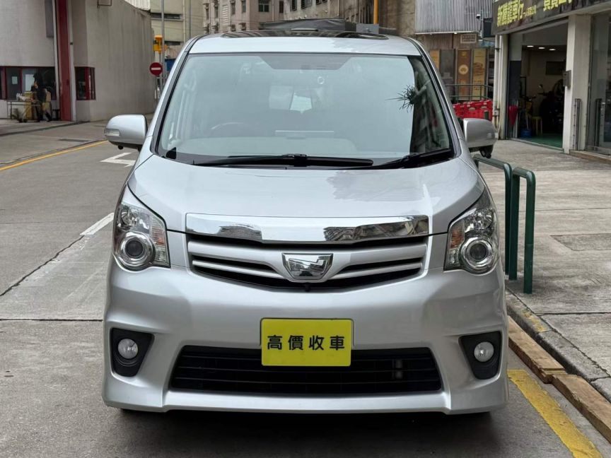 Toyota豐田 NOAH